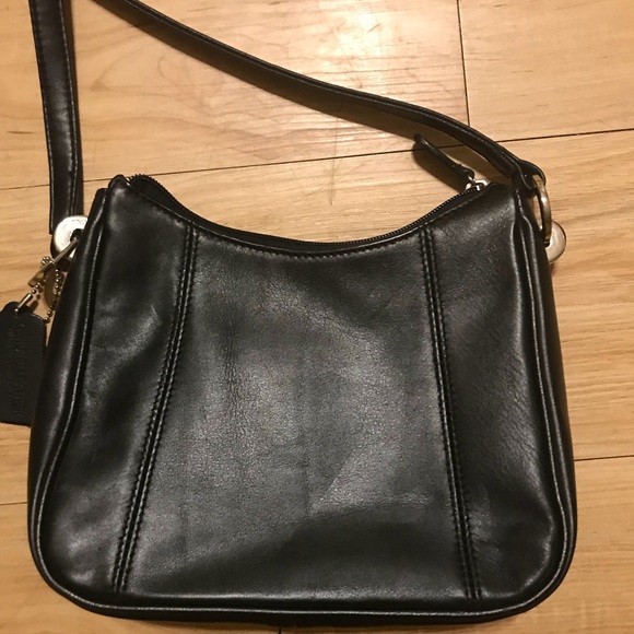 👜 BLACK LEATHER CROSSBODY BAG - Picture 2 of 4